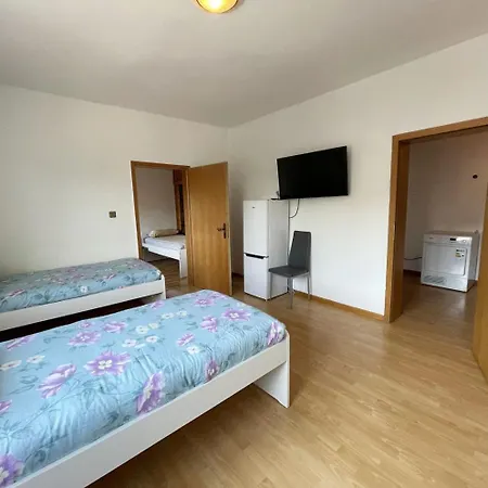 Fully Equipped With Balcony In Apartman Duisburg