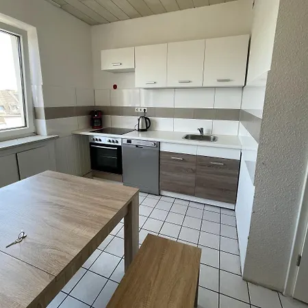 Fully Equipped With Balcony In Apartman Duisburg